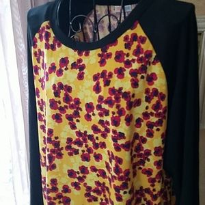 LulaRoe top 3x Fun Floral Baseball style